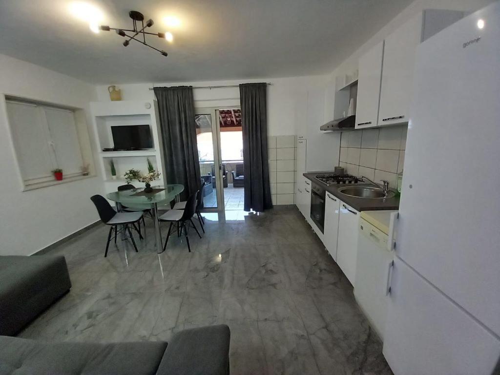 Tara Apartment