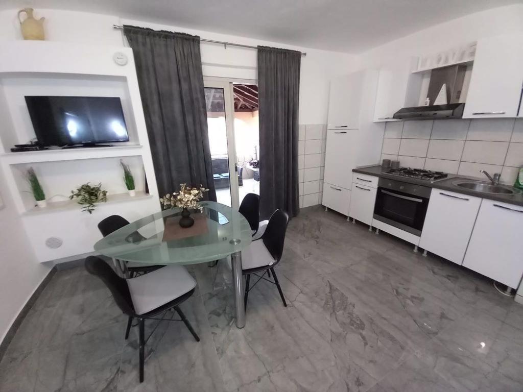Tara Apartment *